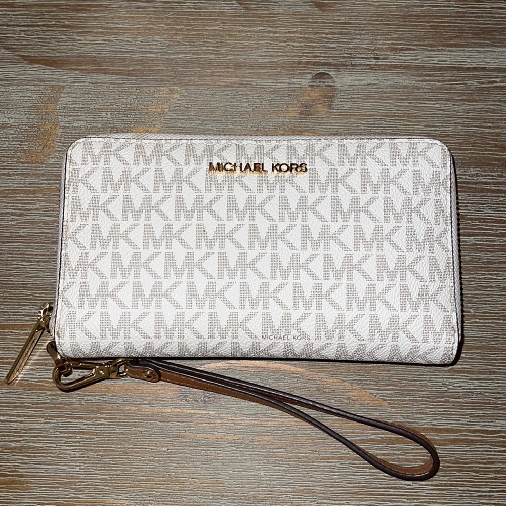 MICHAEL Michael Kors Large Leather Wristlet
